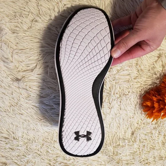 NEW Under Armour Charged Aurora 2 3025060-001 Women Black/White Size 9.5 Shoes - Picture 3 of 7